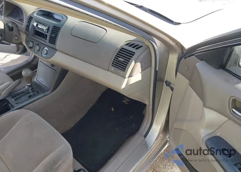 2005 Toyota Camry Le z USA, uszkodzony, nr VIN 4T1BE32K85U079858